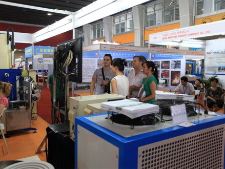 2010 exhibition style