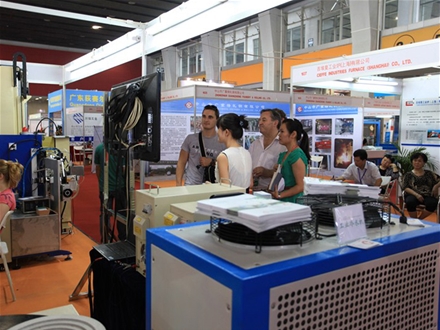 2010 exhibition style