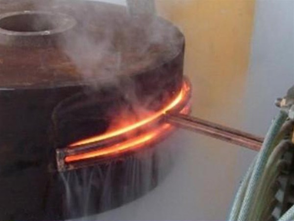 What aspects are medium frequency induction heating furnaces widely used in?